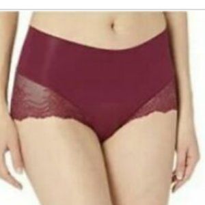 NWT SPANX Undie-tectable Lace Hipster Panties